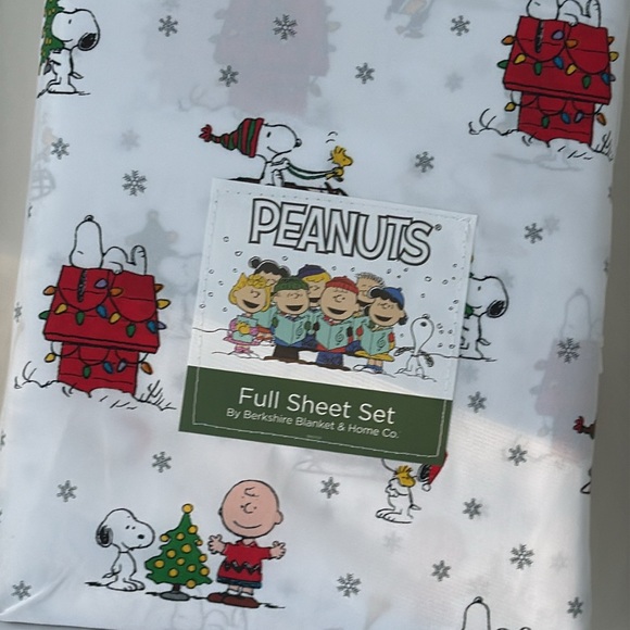 NEW Peanuts Snoopy Christmas Holiday Snoopy Santa Snowflakes Sheet FULL - Picture 11 of 11